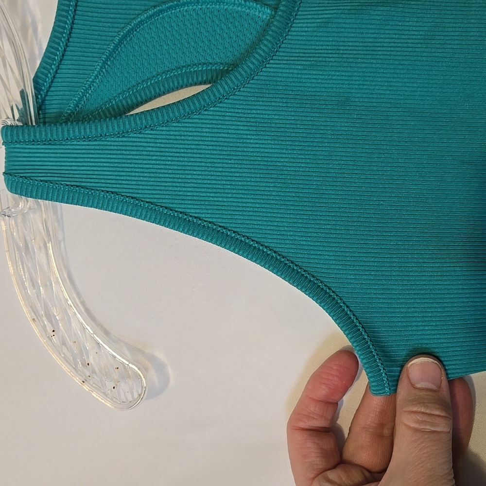 Under Armour Tank Top, YXXL, Fitted, Heat Gear, Teal, Blue, Green, Poly Blend - Picture 8 of 11